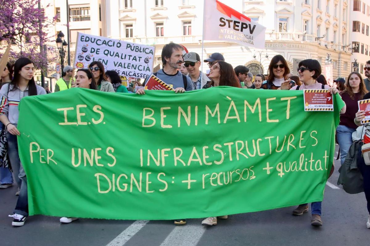 La manifestación de profesores en València en imágenes