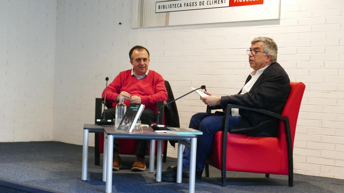 Josep Viñas, conversant amb Josep Maria Bernils a Figueres