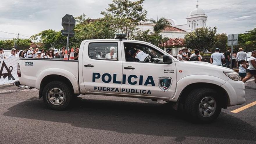 Un hombre muere y hay cinco heridos tras un tiroteo frente a una escuela en Costa Rica