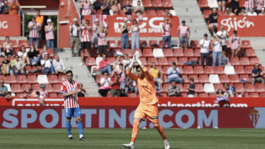 EN IMÁGENES: El Sporting despide la temporada con una bochornosa goleada en El Molinón