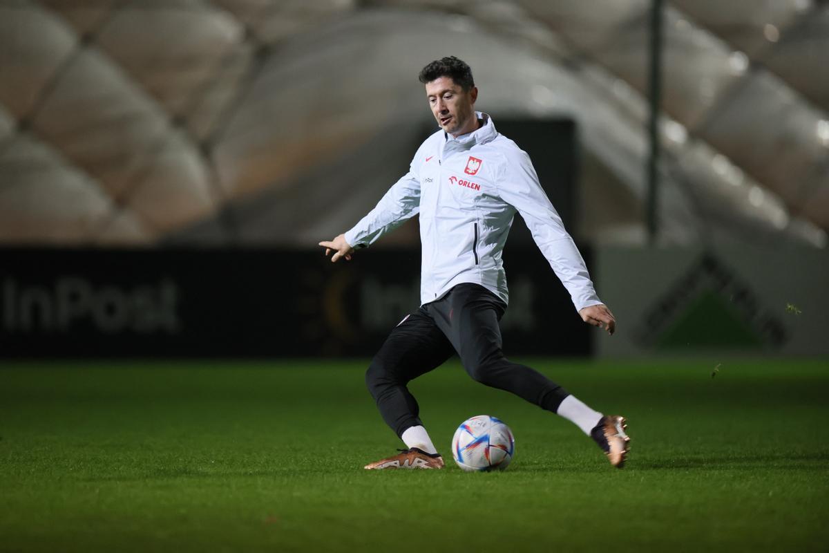 Lewandowski, en un entrenamiento de Polonia.  T