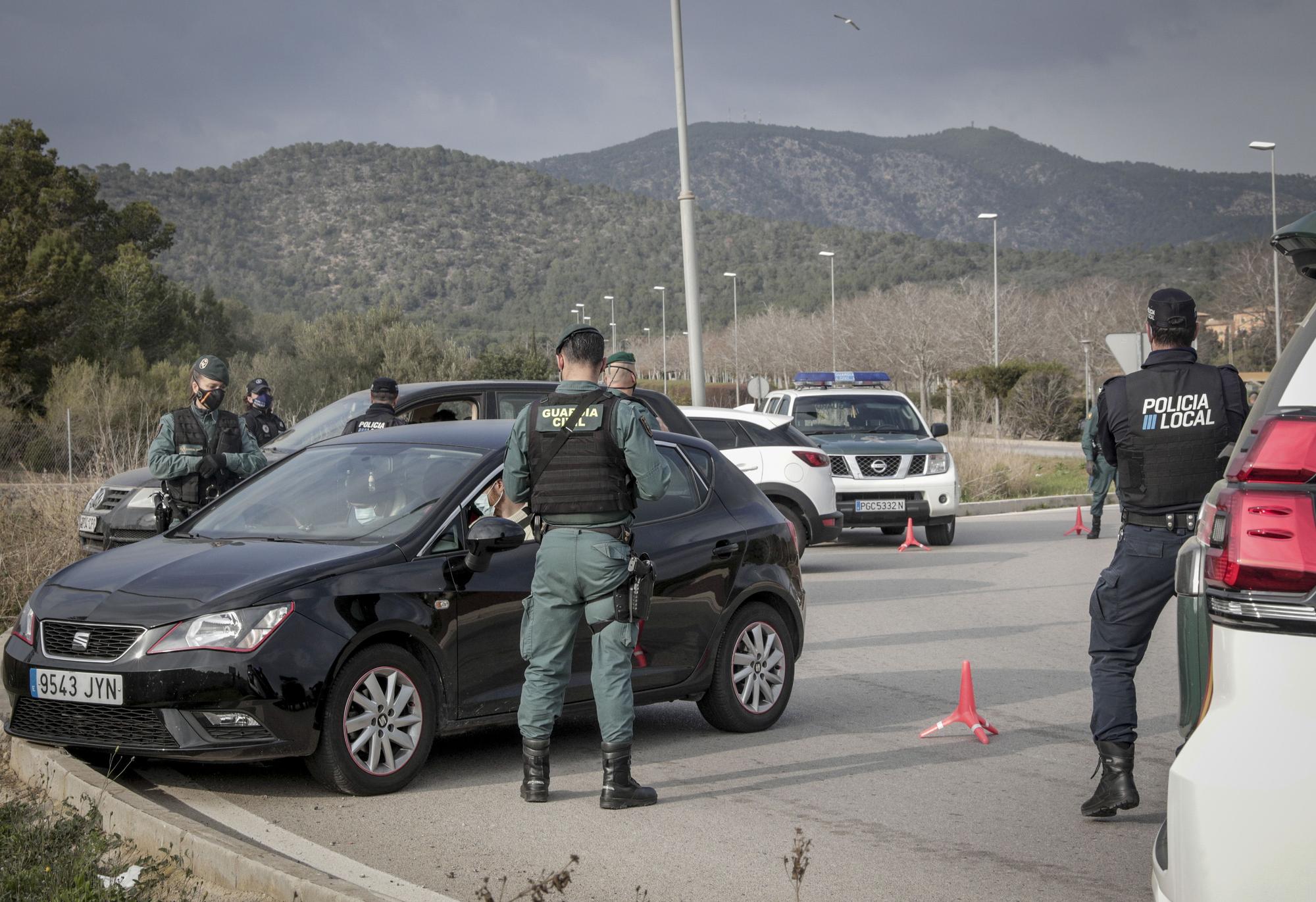 Desescalada de la tercera ola del coronavirus en Mallorca: Policía y Guardia Civil intensifican los controles en playas, bares y carreteras