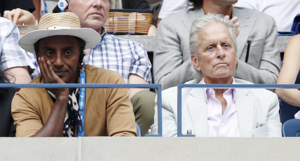 El chef Marcus Samuelsson junto con el actor Michael Douglas.