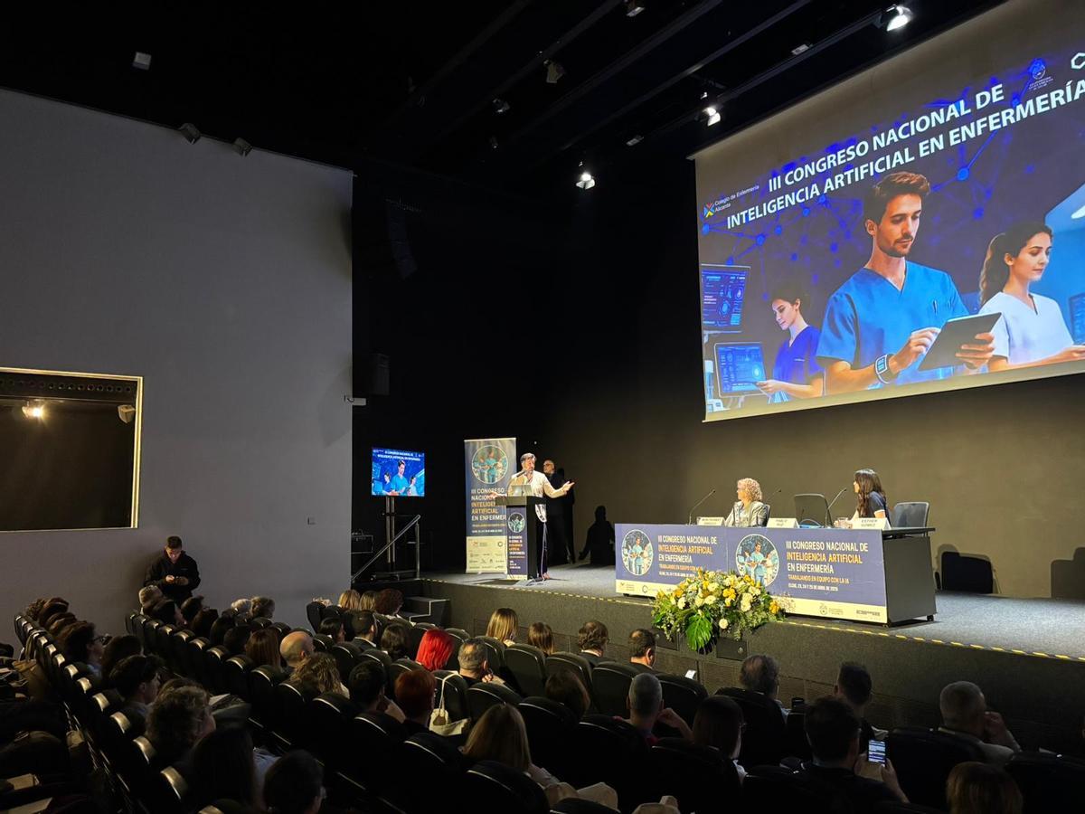 El alcalde de Elche se dirige a los presentes para dar por inaugurado el congreso