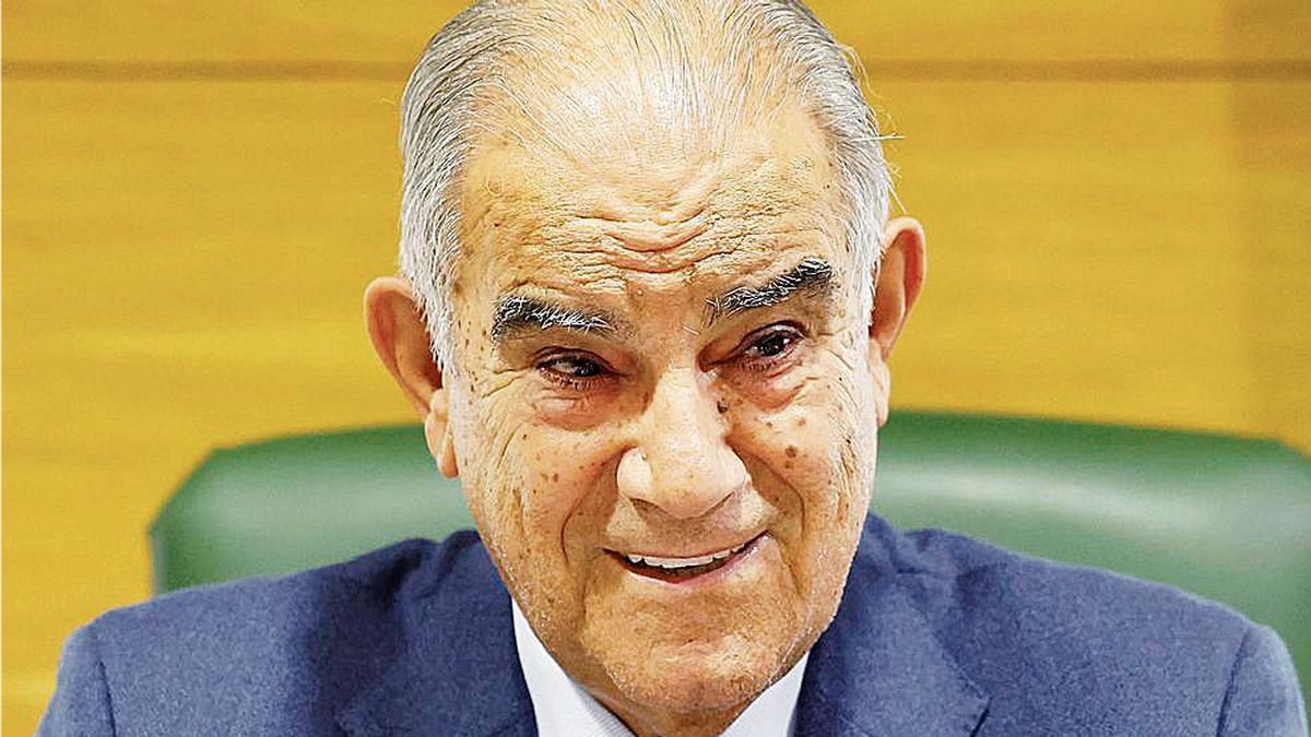 García Costas, en el despacho de la Cámara de Comercio de Pontevedra, Vigo y Vilagarcía de Arousa, que preside desde 2001.