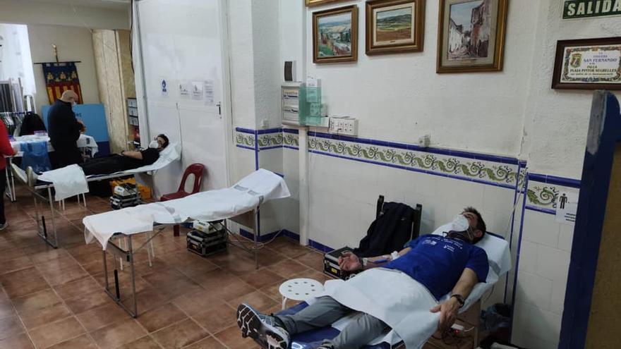 Los falleros de Pintor Segrelles abren el casal para donar sangre