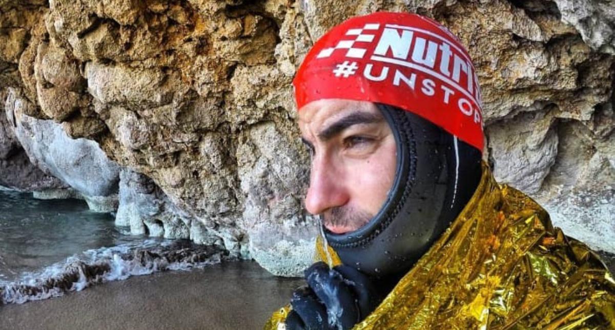 Alberto Lorente en uno de sus retos en el mar