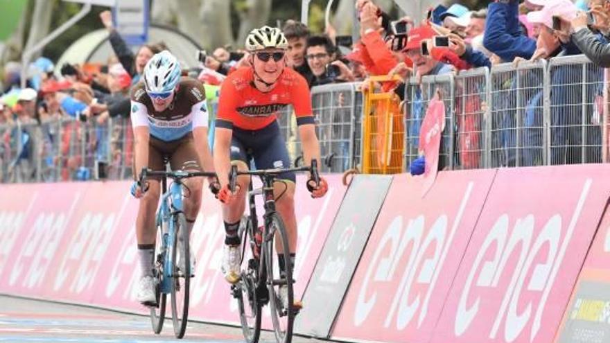 El colombià Chaves perd 25 minuts i diu adeu a les opcions de guanyar el Giro
