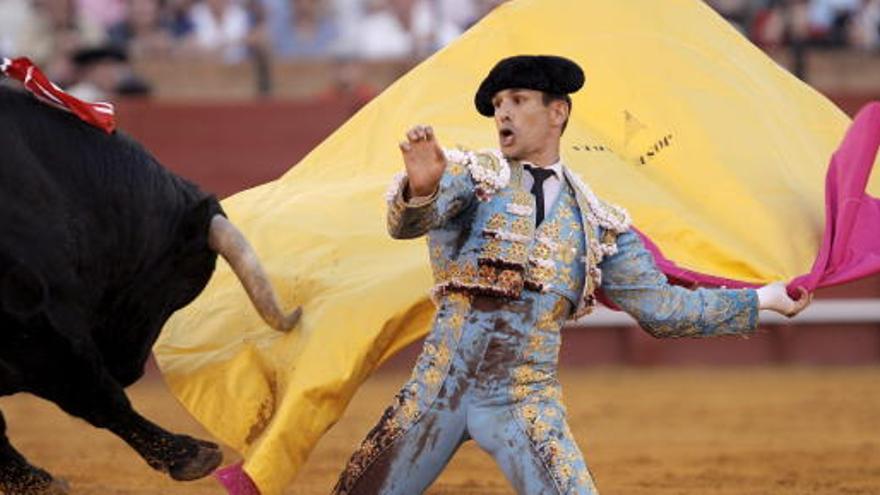 Manzanares durante el encierro de esta tarde en Sevilla