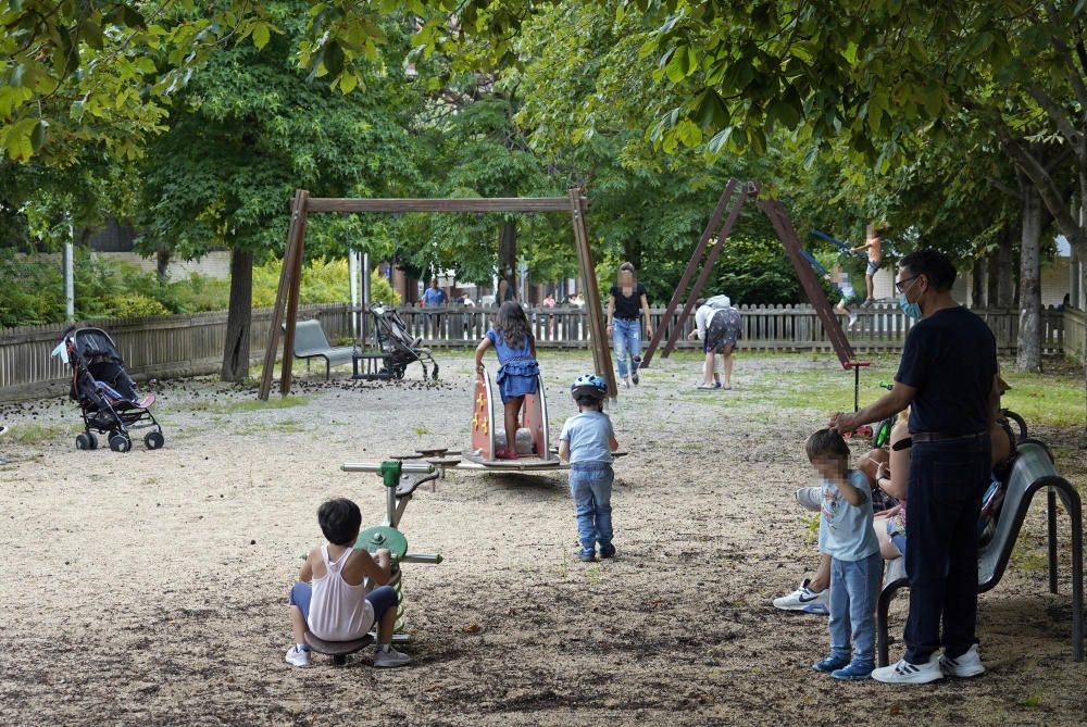 Reobren els parcs infantils de Girona.
