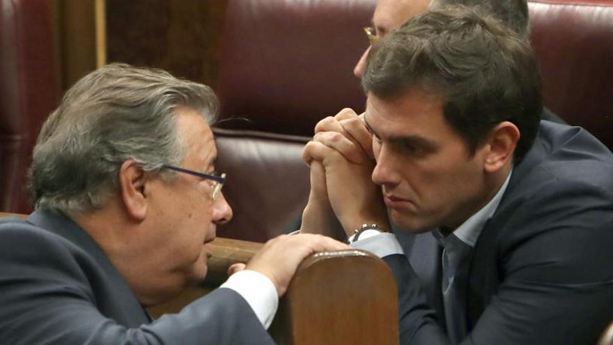 Rivera, &quot;satisfecho&quot; de que Rajoy aplique el artículo 155