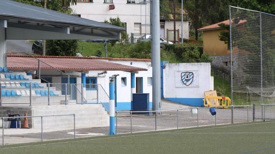 Una panorámica de A Gándara, feudo del Eume Deportivo, donde mañana jugará el CD Lalín. |