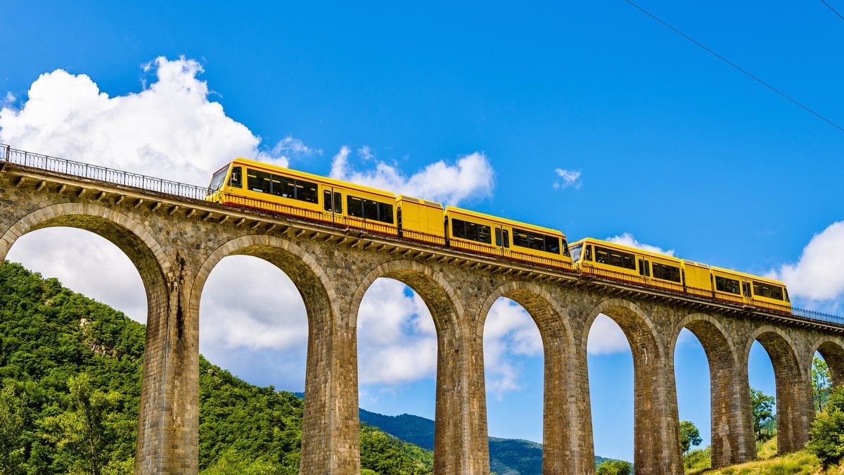 La ruta por los Pirineos catalanes que puedes hacer en tren tiene las vistas más bonitas de España