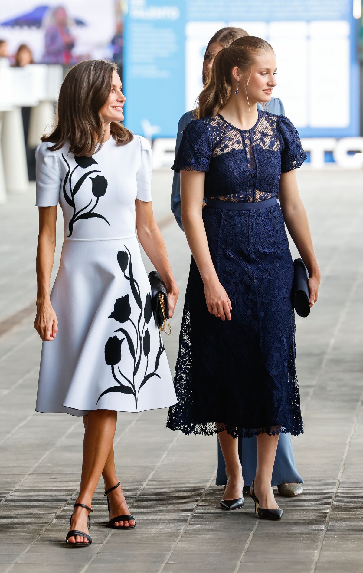 El increíble 'look' de la reina Letizia en Lloret de Mart