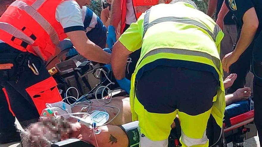 Agentes de la Policía Local de Sant Llorenç reaniman a un turista en parada cardiaca en s&#039;Illot y a una trabajadora con convulsiones en sa Coma