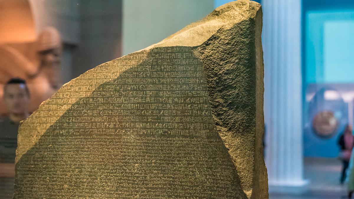 Así es como la piedra de Rosetta cambió el estudio de la Antigüedad