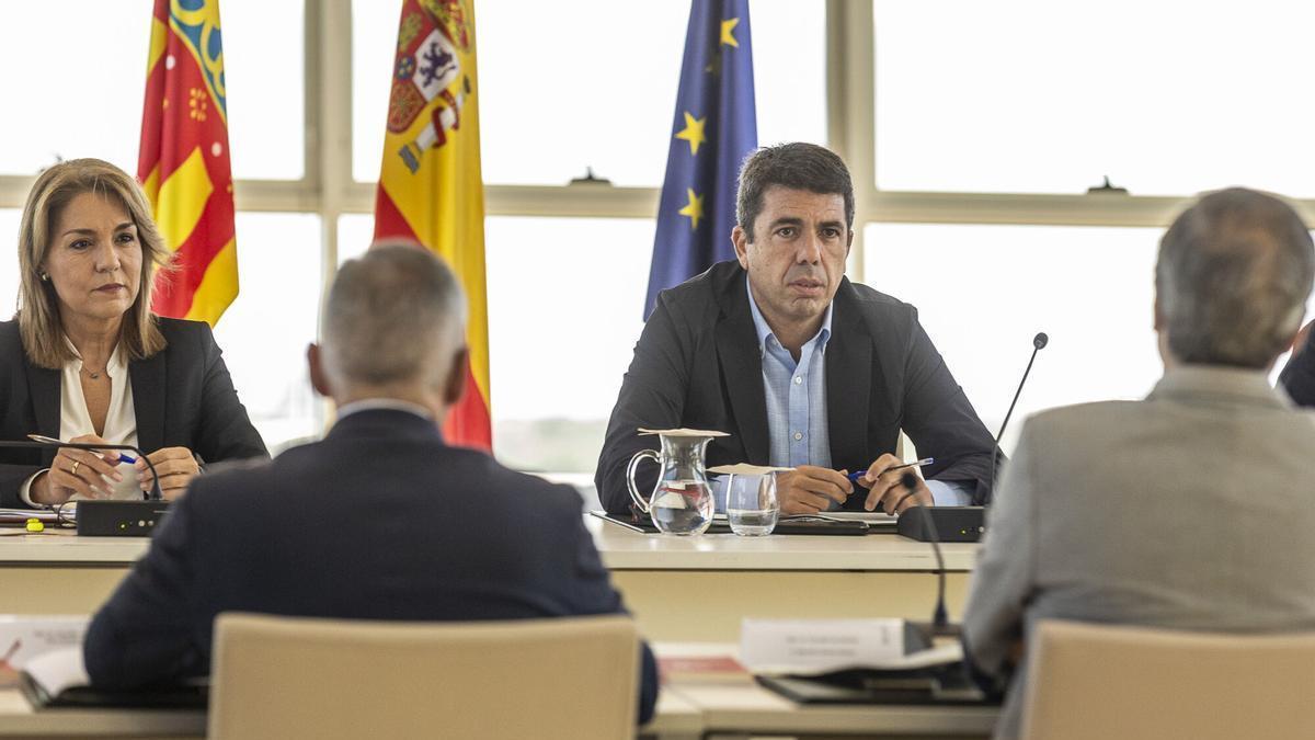 EL PRESIDENT DE LA GENERALITAT, CARLOS MAZON, PRESIDE EL PLENO DEL CONSELL EN CIUDAD DE LA LUZ.