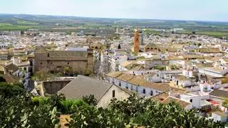 El pueblo milenario de Sevilla que Antonio Orozco ha convertido en su refugio: "Es un sitio maravilloso donde confluyen muchos de mis sueños"