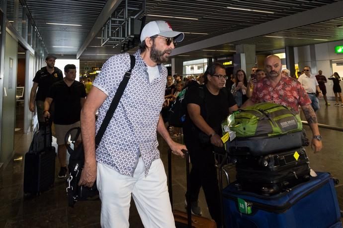 28-06-2019 TELDE. Llegada del cantante Juan Luis Guerra, en el aeropuerto de Gran Canaria  | 28/06/2019 | Fotógrafo: Andrés Cruz