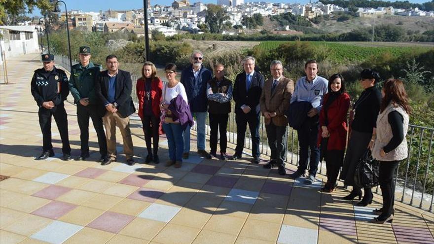 Un nuevo paseo fluvial transforma un solar abandonado de Miragenil