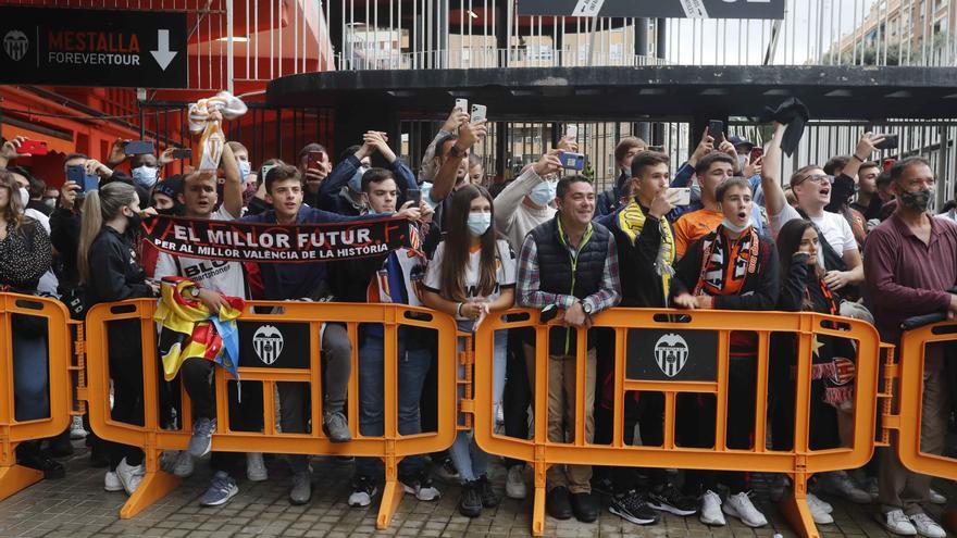 Las mejores imágenes de la afición del Villarreal en Mestalla