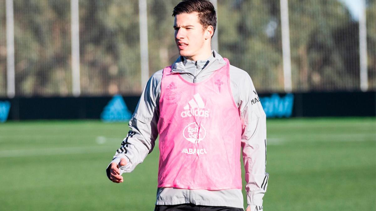 Santi Mina en un entrenamiento del Celta de Vigo en Mos.