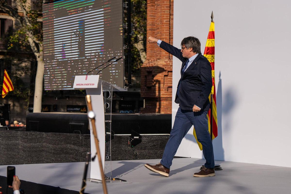 Puigdemont aparece en Barcelona después de siete años