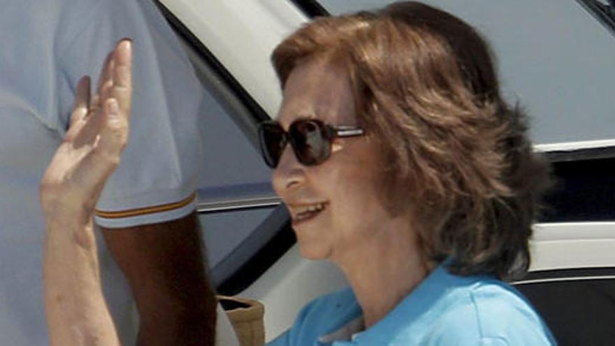 La Reina anima al Príncipe de Asturias en su primera regata