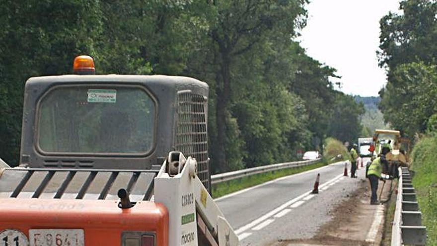 Treballs que s&#039;estan fent a la carretera de Castellterçol a Moià