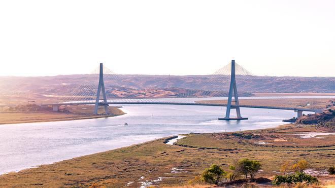 Puente internacional del Guadiana, Huelva.