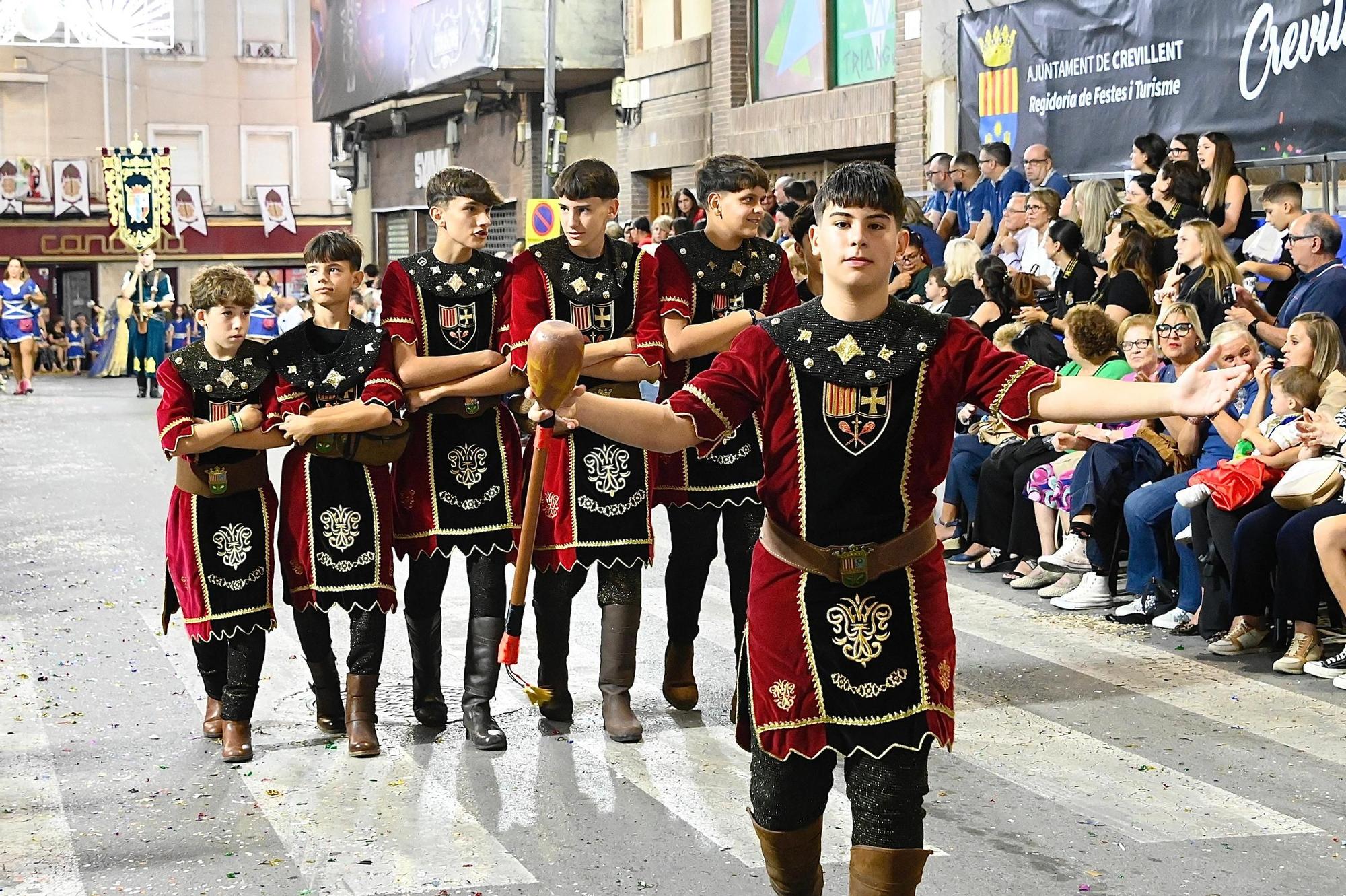 Una intensa Entrada Infantil asegura el relevo festero en Crevillent