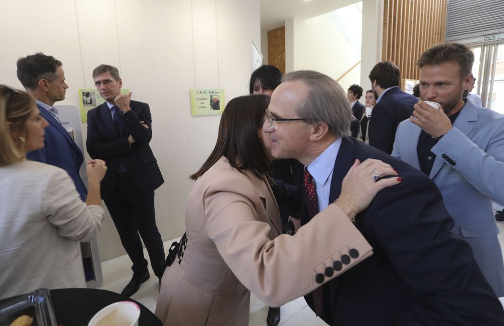 Encuentro empresarial en Sagunt organizado por ASECAM. Recepción y mesa redonda.