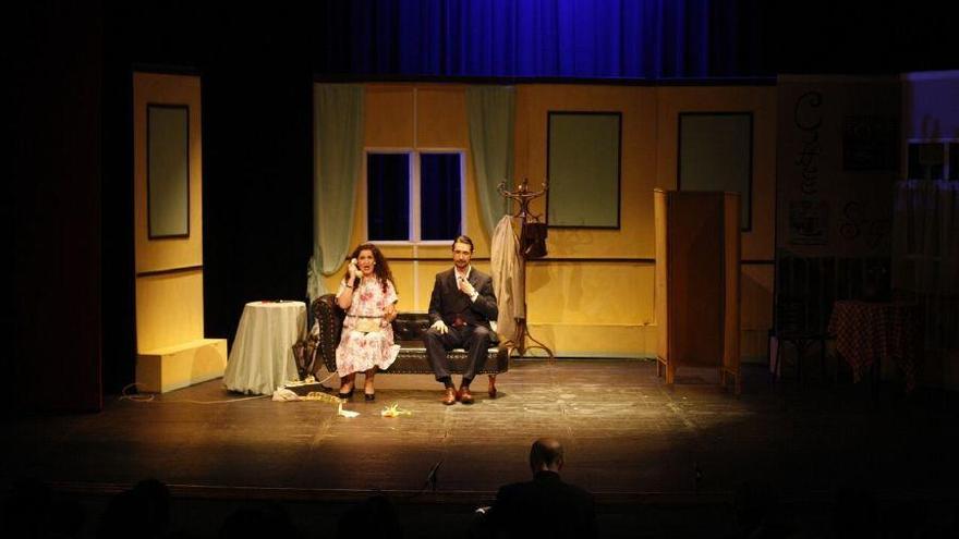 Representación de &#039;The telephone&#039; en el Teatro Principal