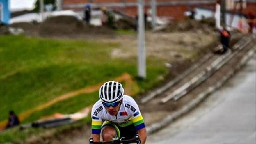 El chileno Tovera firma por Bicicletas Rodríguez