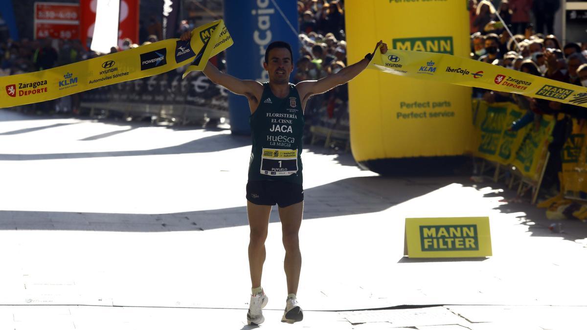 FOTOGALERÍA | Éxito rotundo en el regreso del Maratón de Zaragoza