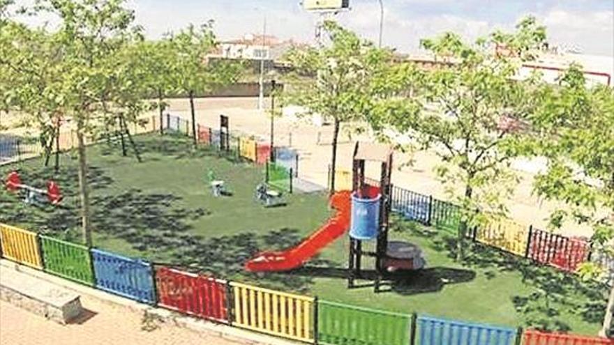 Concluyen las obras de reforma de dos parques infantiles municipales