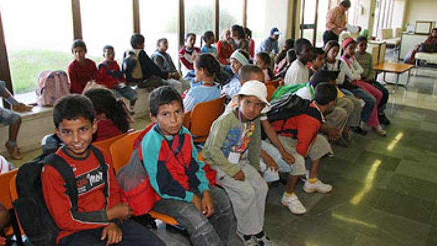 Llegan a Extremadura los primeros 127 niños saharauis del programa &#039;Vacaciones en paz&#039;