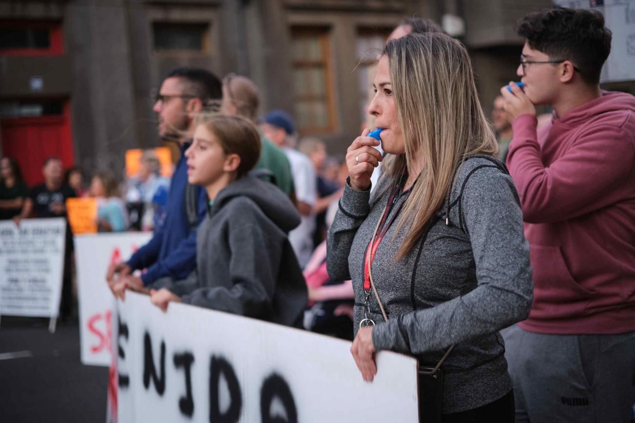 Movilización de los vecinos de San Sebastián contra el cambio de nombre de la avenida