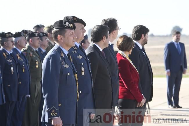 Homenaje al primer salto paracaidista militar en la Base Aérea de Alcantarilla