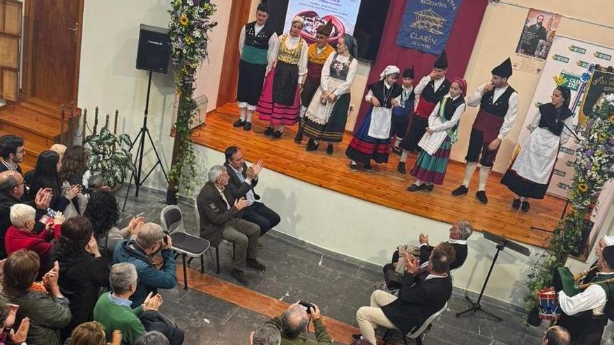 El centro social de Quintes, durante el acto del pregón.