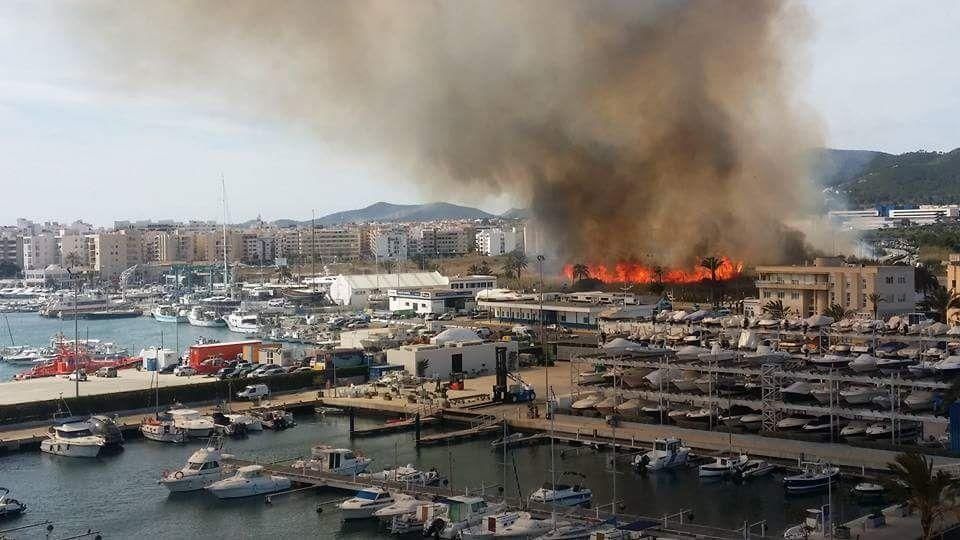 Caos por el incendio se ses Feixes