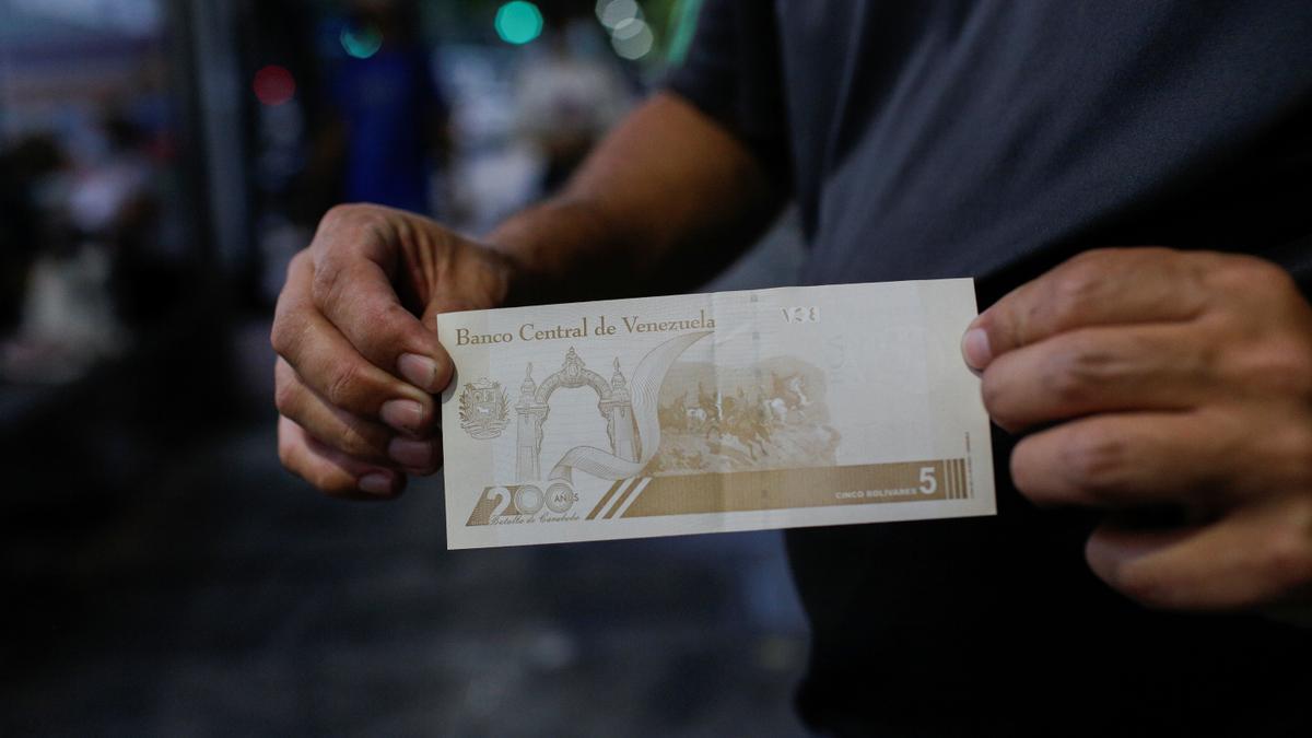 Venezuela lanza su segunda reforma monetaria en tres años eliminando seis ceros al bolívar