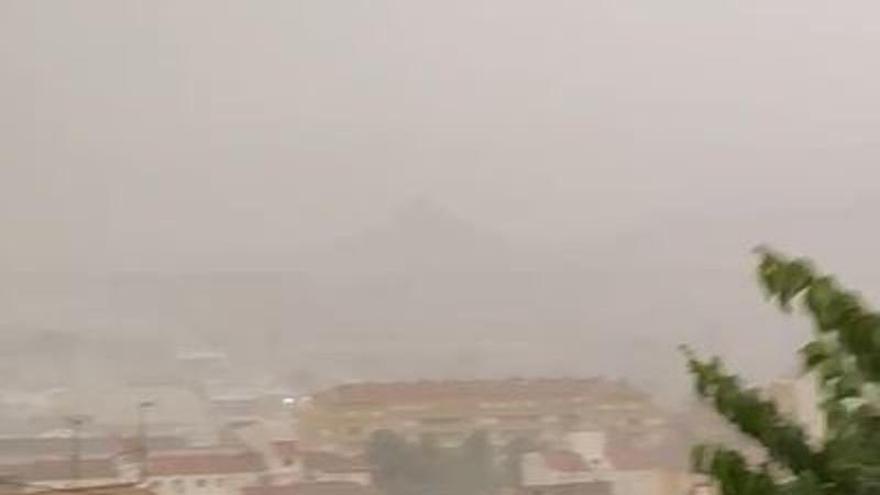 La tormenta llega a Onil tras el aviso por fuertes lluvias