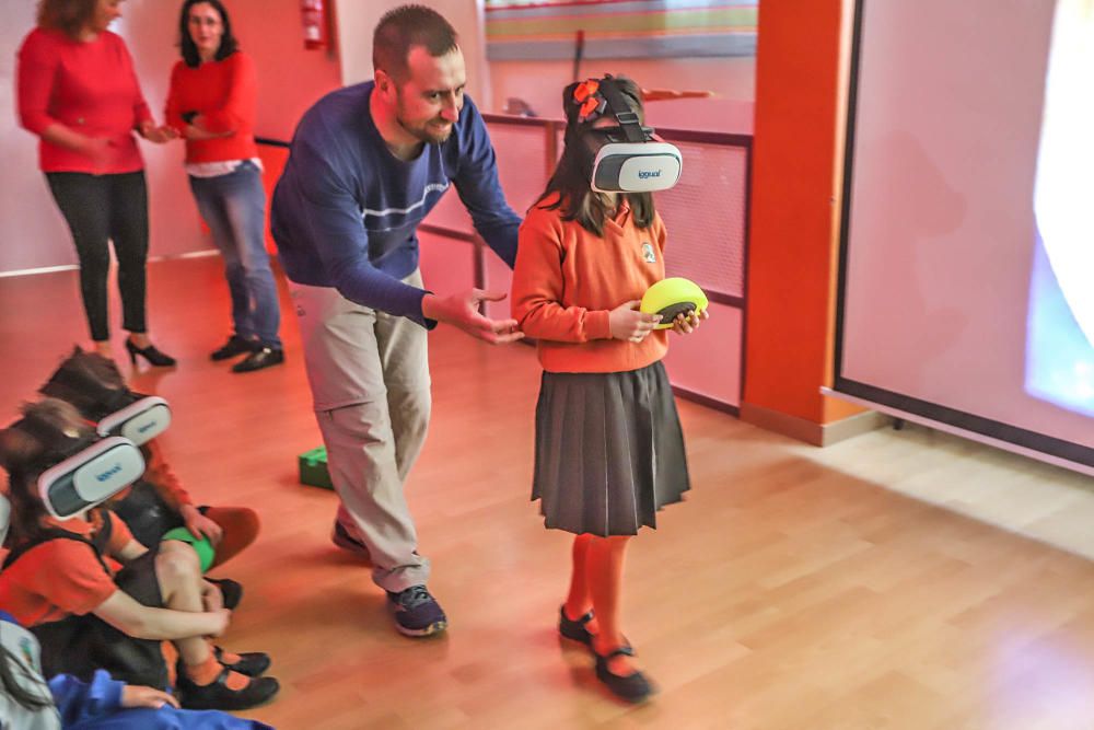 El Colegio Público Villar Palasí en colaboración con la Universidad de Alicante utiliza tecnología 3D para impartir materia en asignaturas como conocimiento del medio.