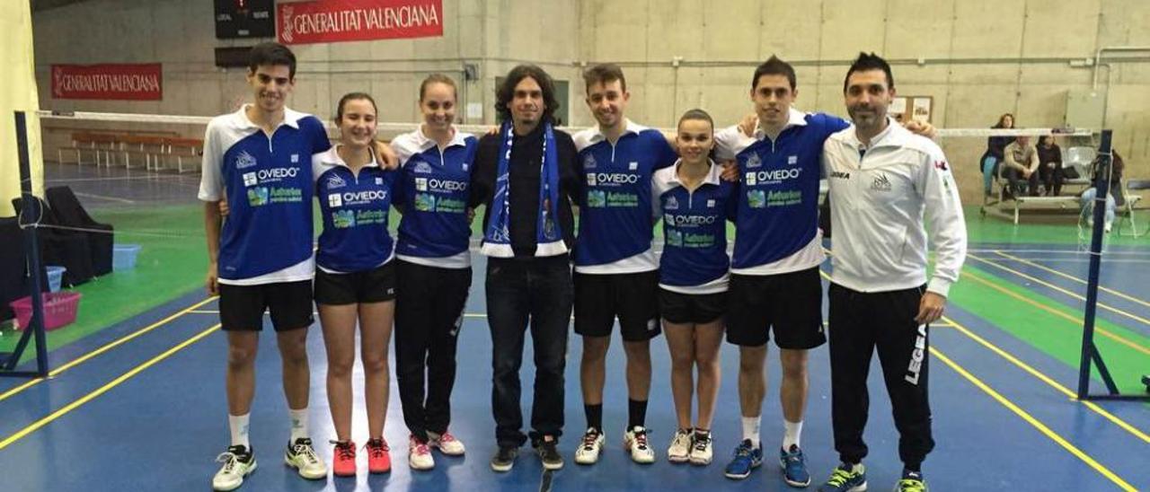 Los componentes del Oviedo Bádminton.