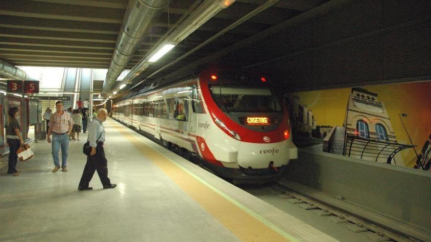 Los usuarios de Renfe ya pueden adquirir los abonos gratuitos para Cercanías y Media Distancia