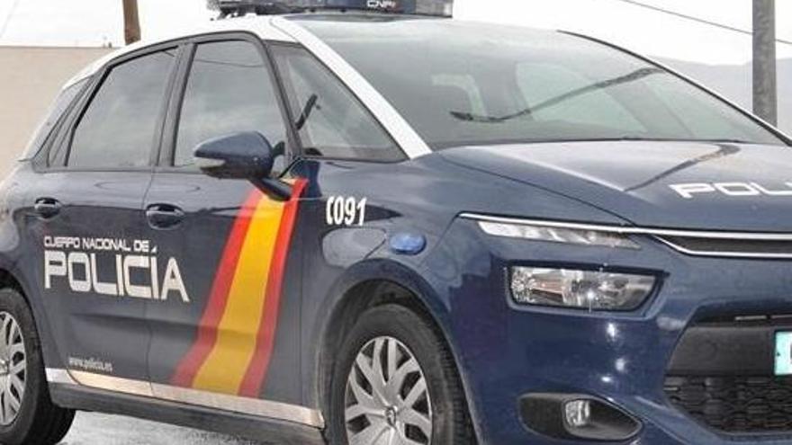 Dos detenidos en Gijón tras robar 82 móviles en una tienda de Murcia