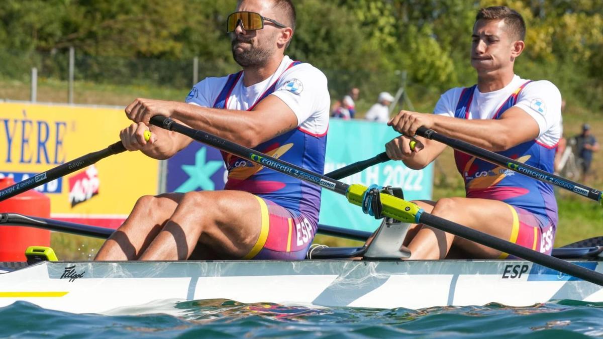 Rodrigo Conde (a la izq.) y Aleix García, en pleno esfuerzo durante la regata en Munich. |  // FEDEREMO