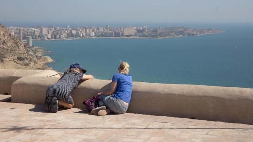 Alicante quiere ser turística, ¿o no?