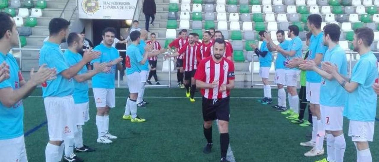 El Castrelos recibe el homenaje del Bar Laura. FdV